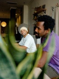 michael-tucker-QJpYZ50f_Tg-unsplash-195x260